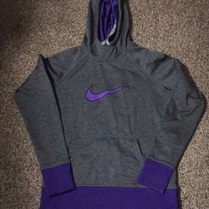 NIKE Therma-Fit Hoodie